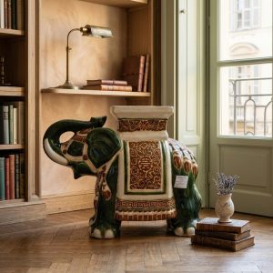 Elefante in Ceramica di Gusto Orientale - Epoca '900