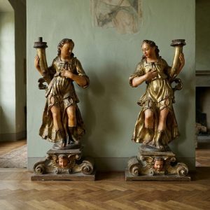 Coppia di angeli portaceri in legno dorato - II metà '600